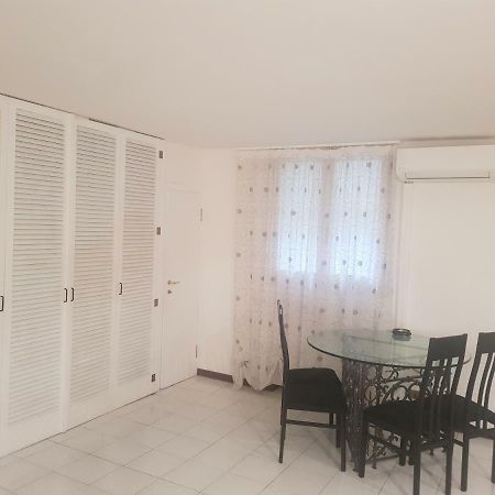 Monolocale Oberdan Apartment Bologna Bagian luar foto