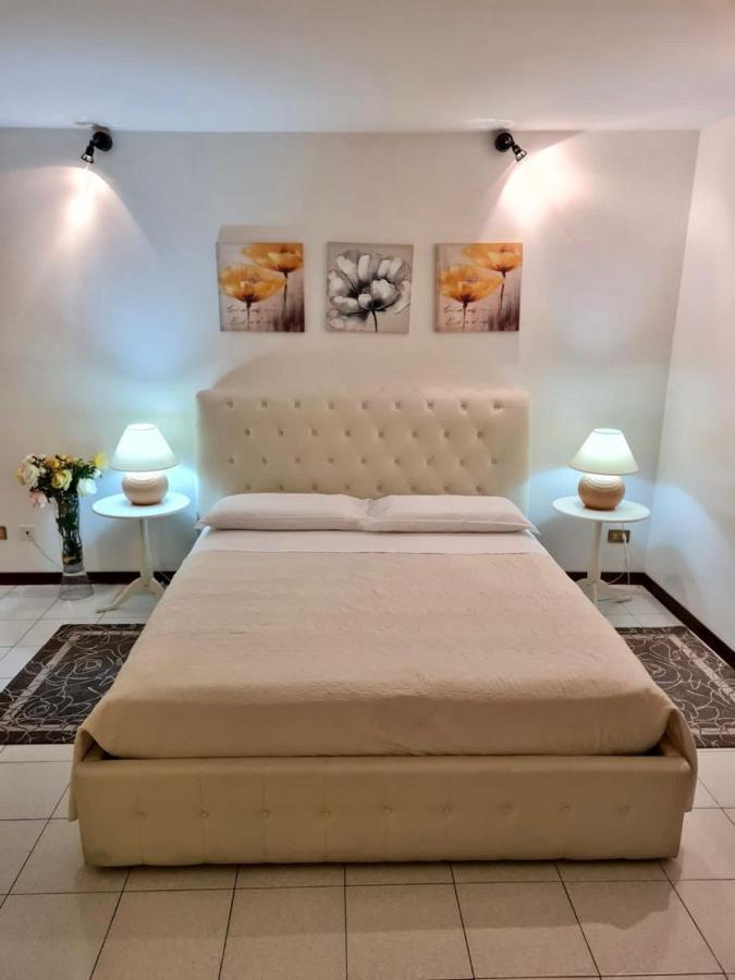 Monolocale Oberdan Apartment Bologna Bagian luar foto