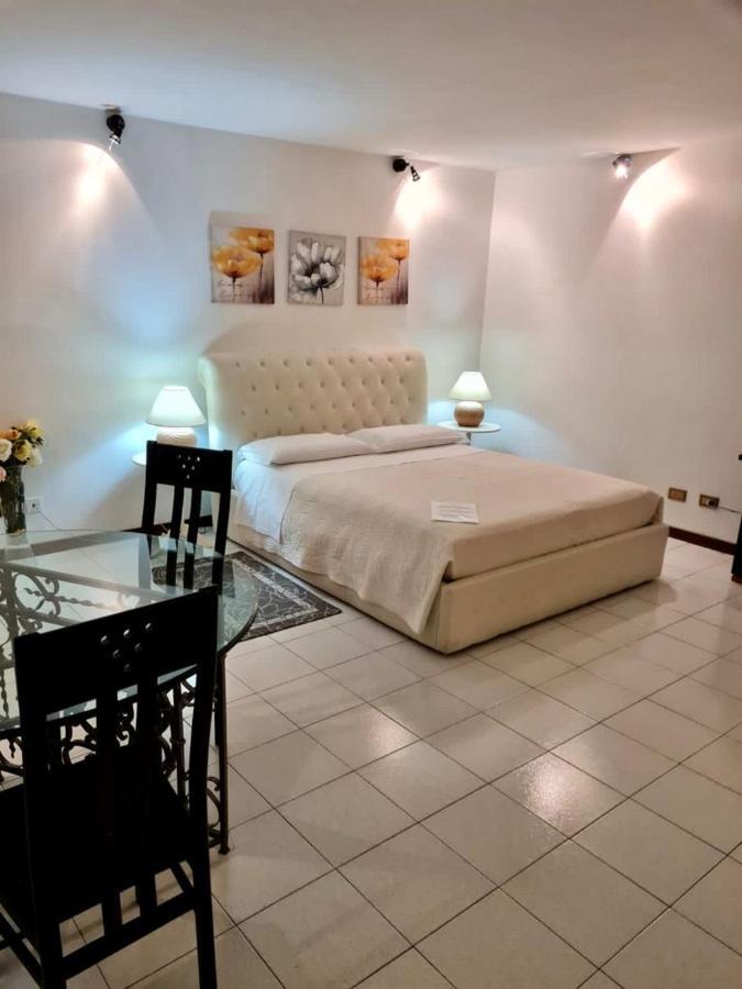 Monolocale Oberdan Apartment Bologna Bagian luar foto
